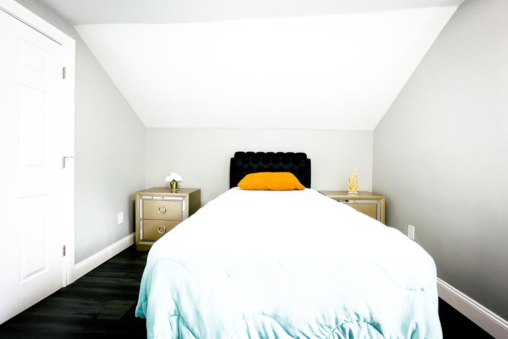 2 Homes, 1 Stay-7Br Niagara Falls Compound Екстериор снимка