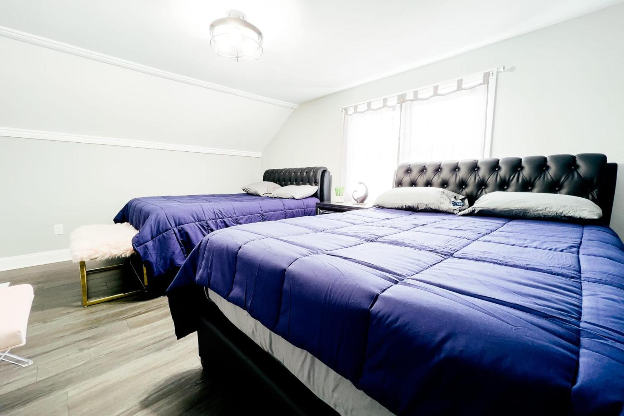 2 Homes, 1 Stay-7Br Niagara Falls Compound Екстериор снимка
