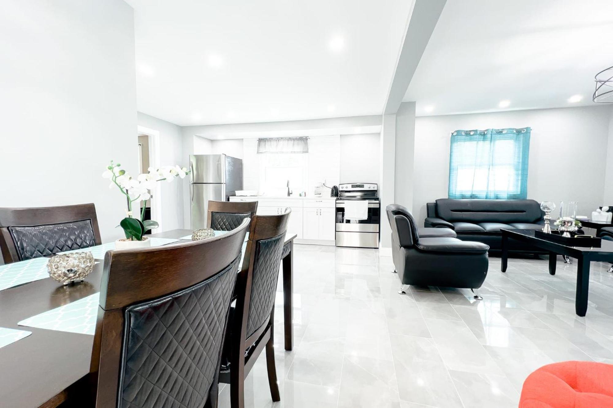 2 Homes, 1 Stay-7Br Niagara Falls Compound Екстериор снимка