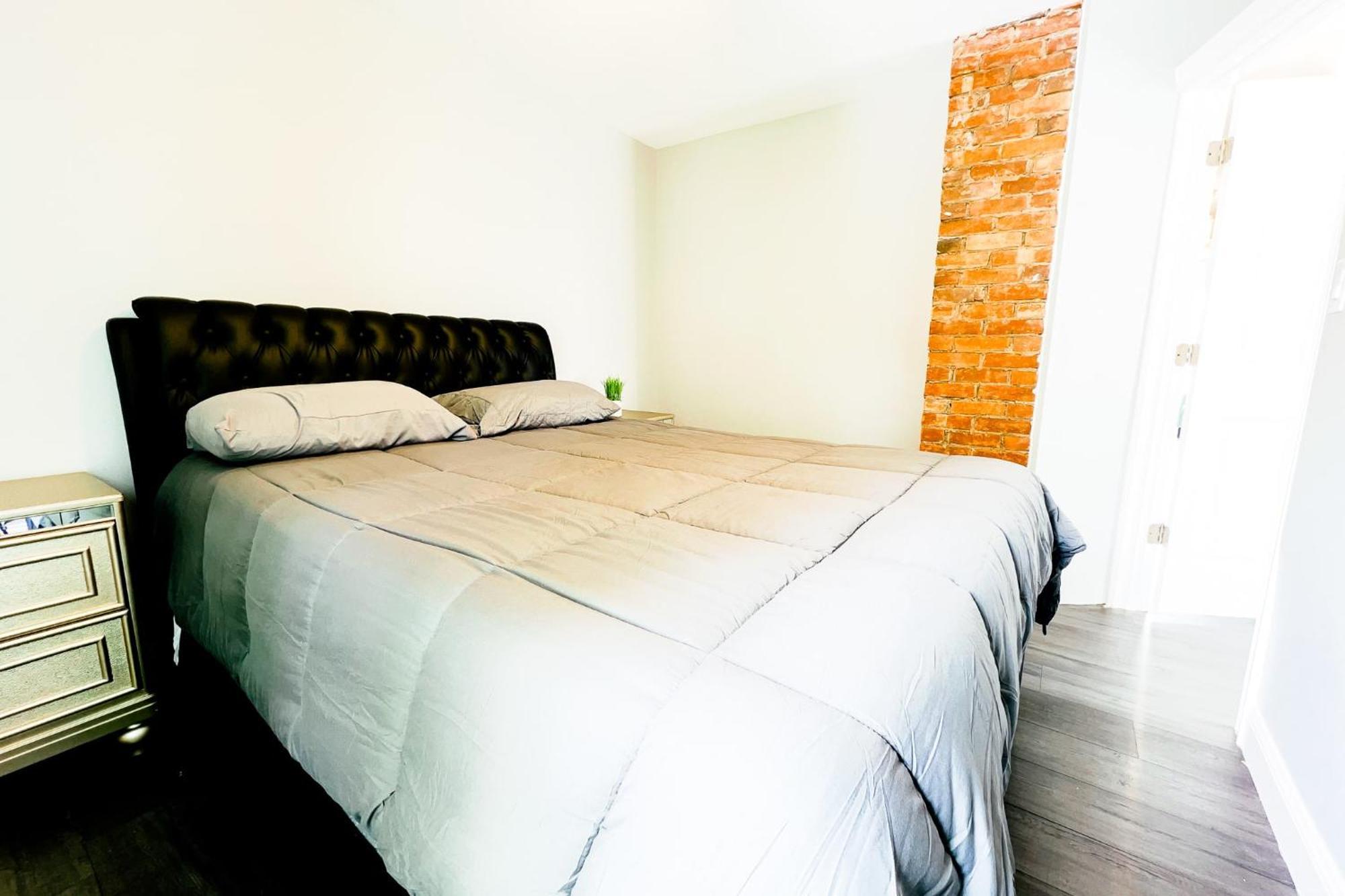 2 Homes, 1 Stay-7Br Niagara Falls Compound Екстериор снимка