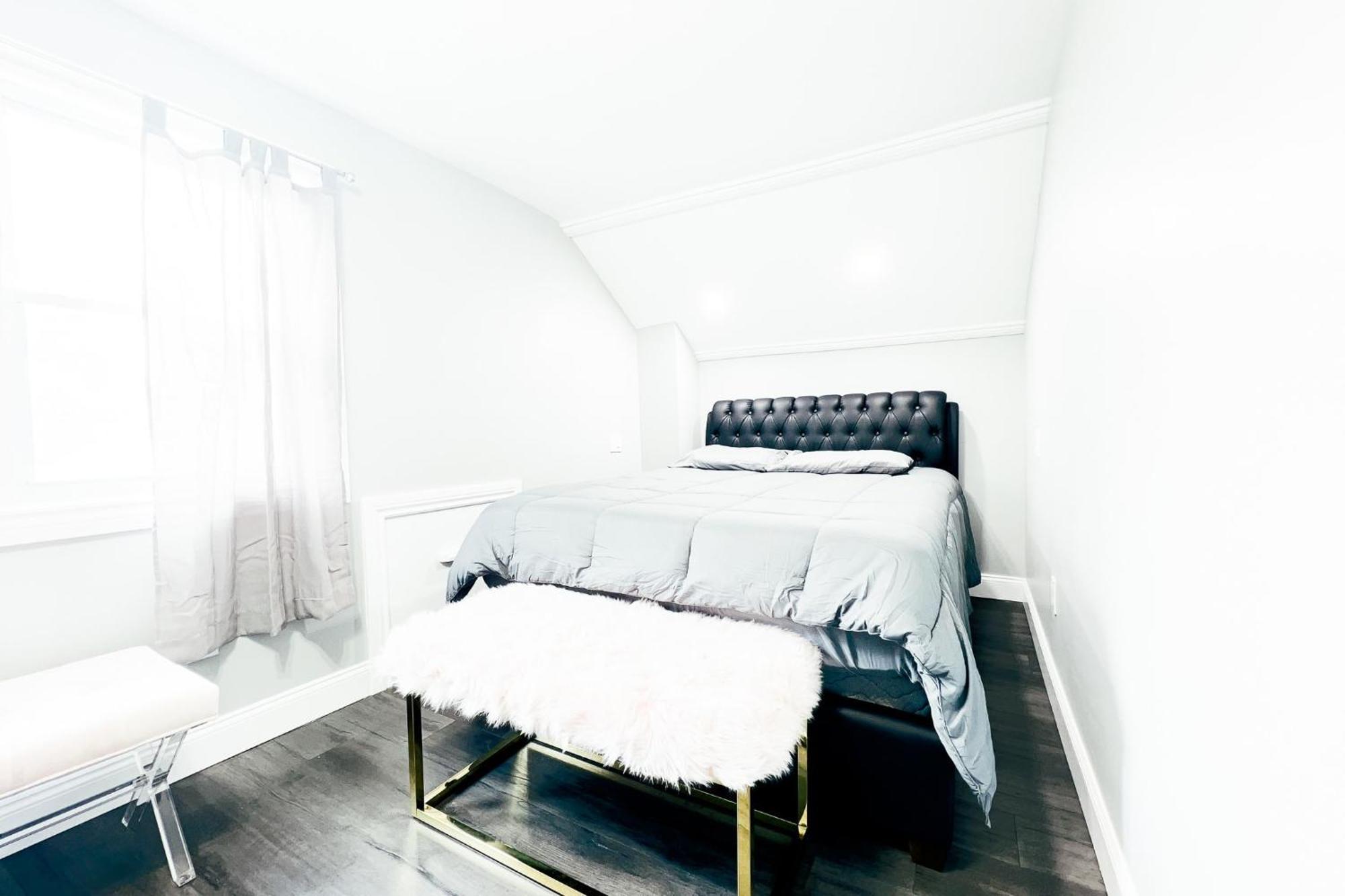 2 Homes, 1 Stay-7Br Niagara Falls Compound Екстериор снимка