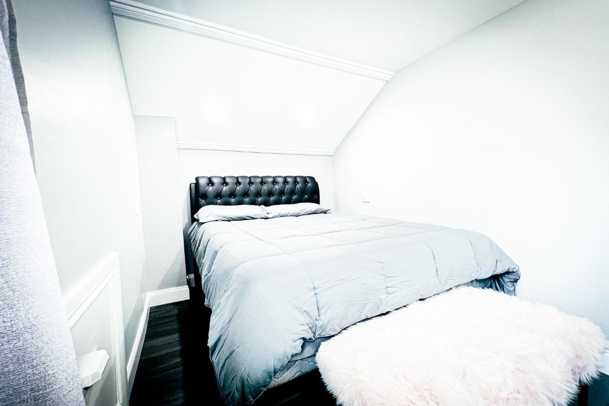 2 Homes, 1 Stay-7Br Niagara Falls Compound Екстериор снимка